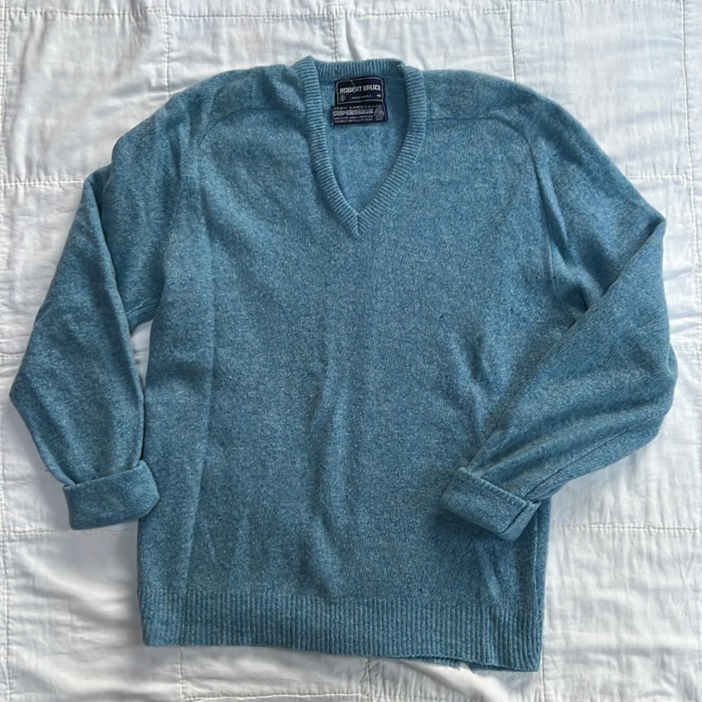 Vintage Robert Bruce 100% Lambs wool v-Neck sweater